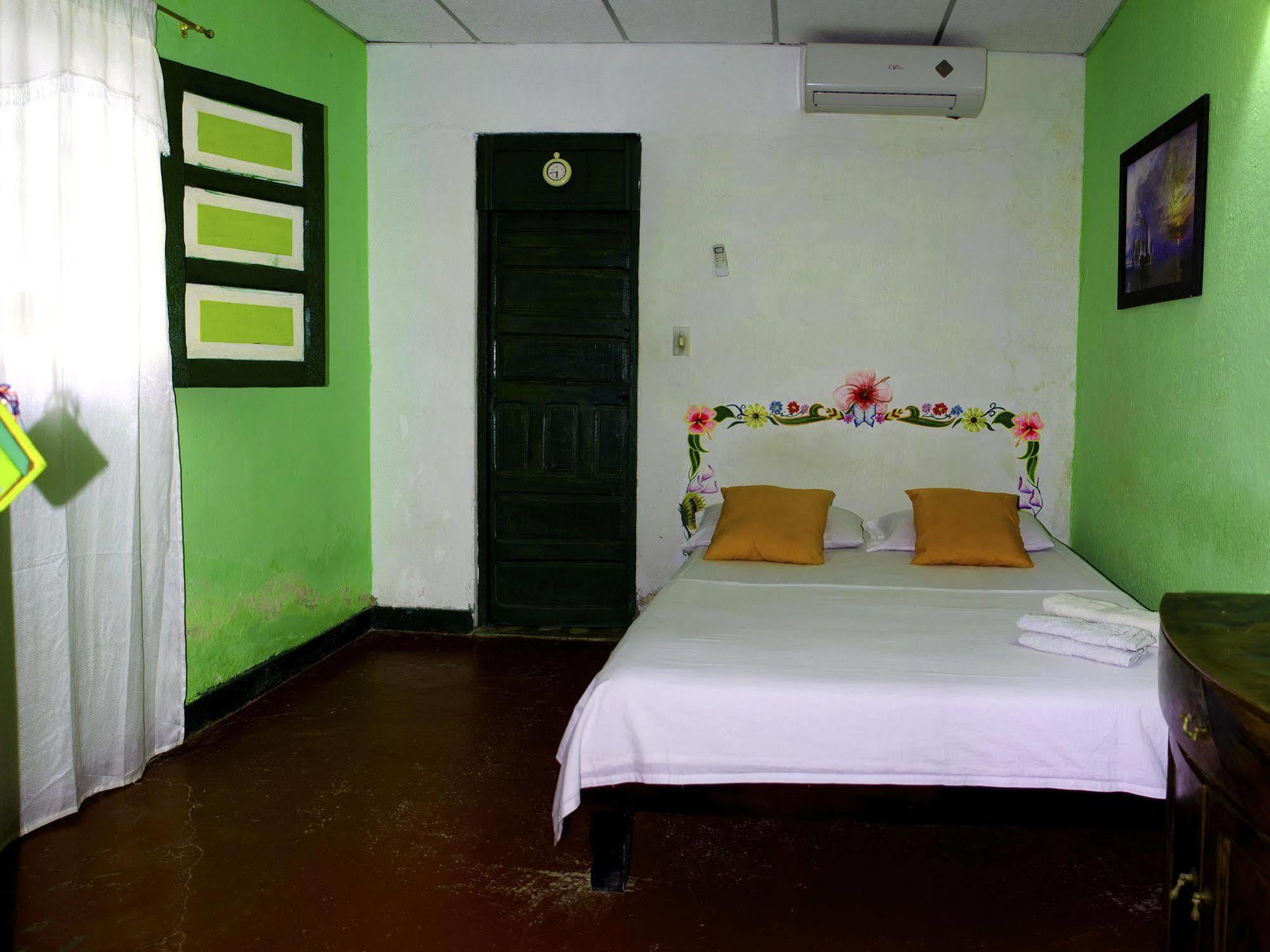 Hostel Villa Mary Таганга Экстерьер фото